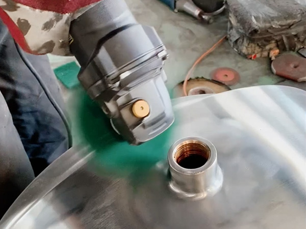 細節(jié)拋光處理